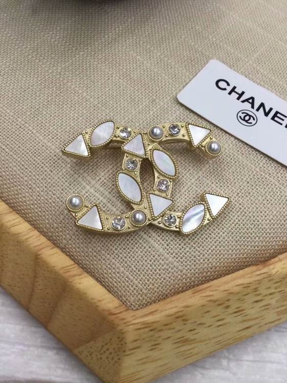 Chanel Brooch 426